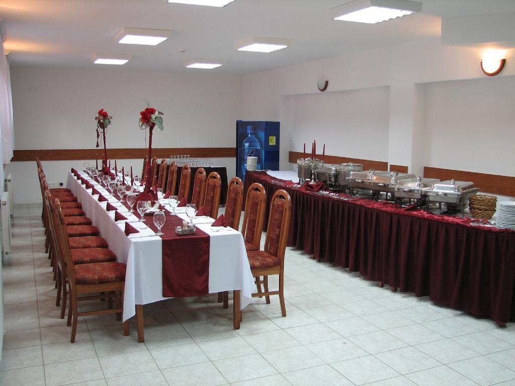 Hajdúszoboszló Hotel Kristaly المظهر الخارجي الصورة